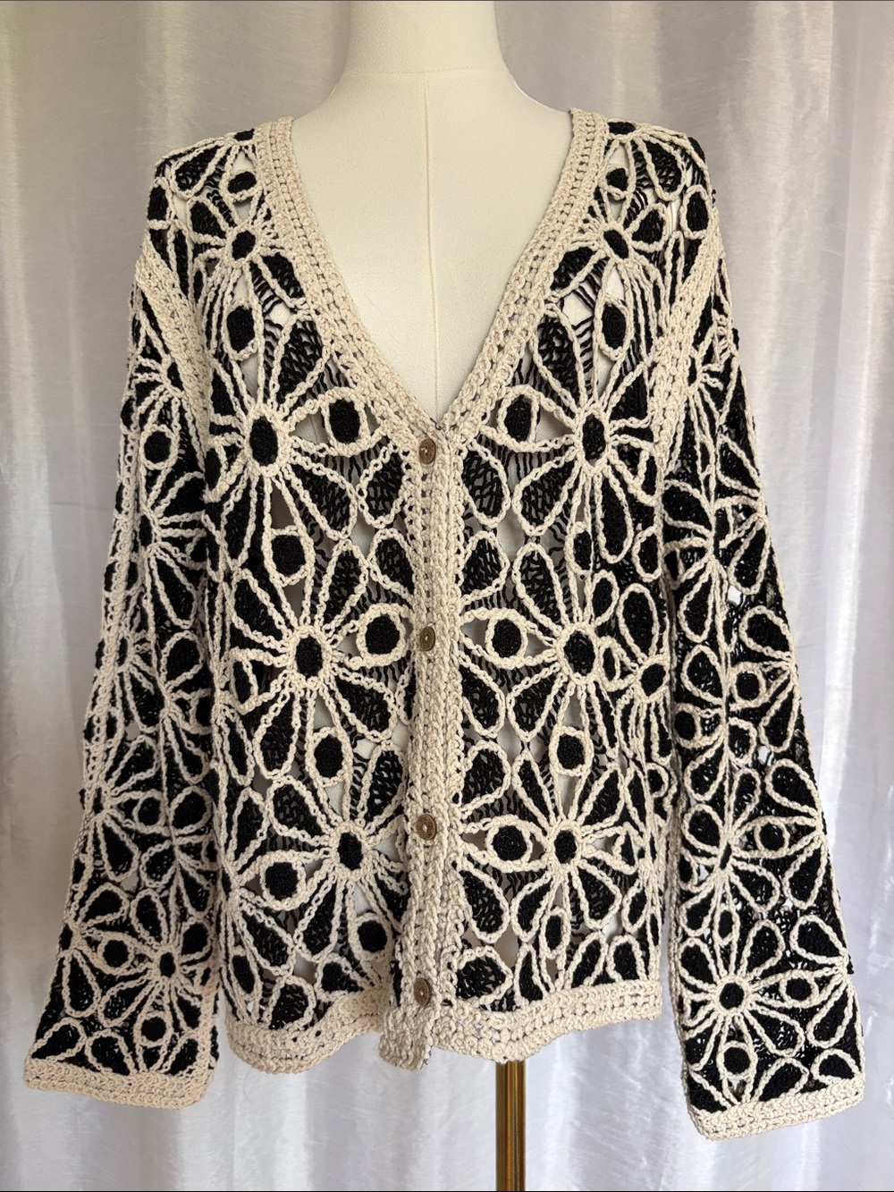 Solitaire Black & Cream Crochet Floral V-Neck Button Cardigan